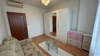 Priestranný 5-izbový rodinný dom v Seliciach s výhľadom na j - 9