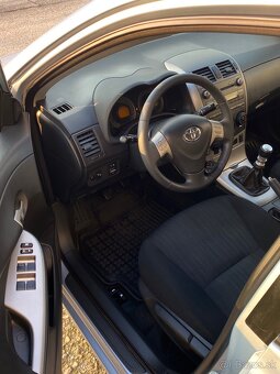 Toyota Corolla 1.6 VVT-I, benzín, Klíma, senzory, Bluetooth - 9