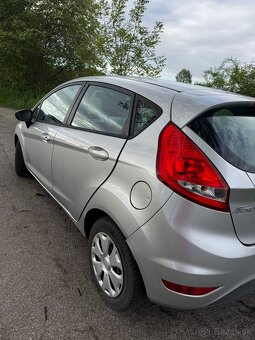 FORD FIESTA 1,6 D - 9