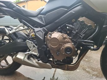 Honda CB650R - 9