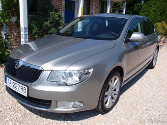 Škoda Superb 1.8 TSI Elegance - 9