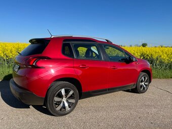 Peugeot 2008 PURETECH STYLE - 9