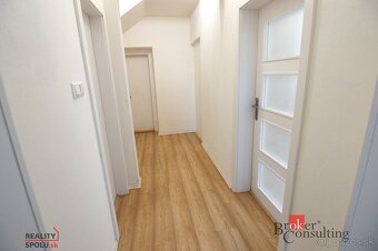 Rodinný dom s veľkým pozemkom v centre na prenájom - 9