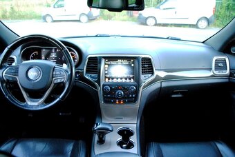 Jeep Grand Cherokee 3.0L V6 TD Overland⭐ A/T⭐ - 9