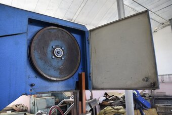 Vertikálna pásová píla OPUS 600 - 9