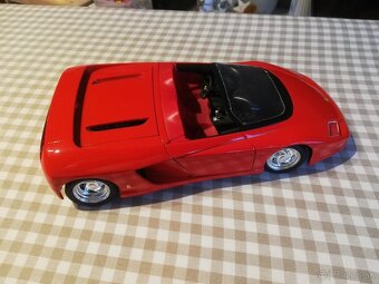 1:18 FERRARI Mythos - 9