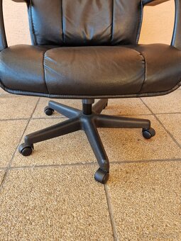 Kancelárska stolička kožená - 9