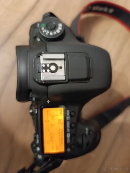 Canon EOS 7D Mark II - 9