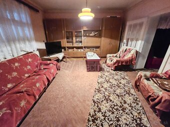 Rodinný dom s garážou, pozemok 1709 m2, kúpou voľný… - 9