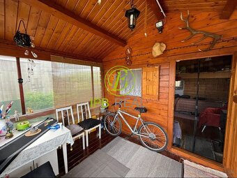 Upravená záhrada s chatou na Žabom majeri - 9