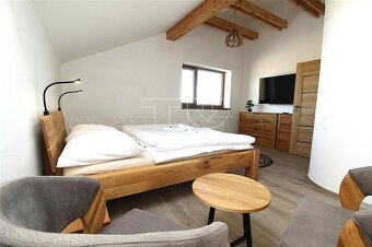 NA PREDAJ 3-IZBOVÝ NOVÝ ZARIADENÝ APARTMÁN "P14" V... - 9