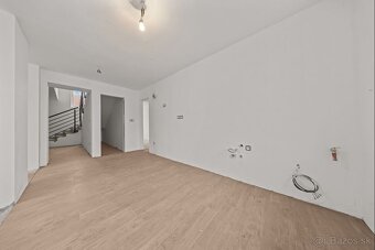 PLUS REALITY | Zrekonštruovaný šesťizbový RD na predaj - 9