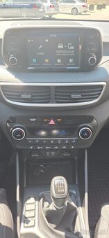 Hyundai Tucson 1.6i - 9