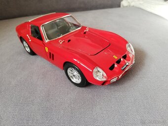 1:18 FERRARI 250 GTO - 9