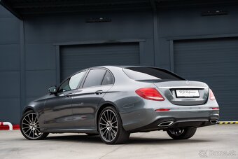 Mercedes-Benz E 220d 4Matic AMG Line / Night Paket - 9