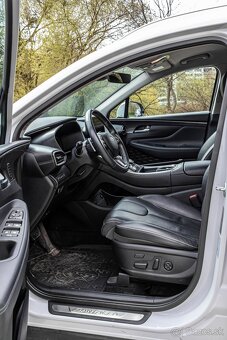 Predám Hyundai Santa Fe 148 kW, 4x4, r.v. 2021 - 9