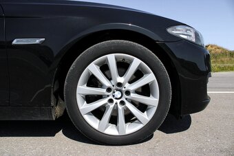 BMW Rad 5 520d xDrive, 2014,238000km,Vymenené rozvody - 9