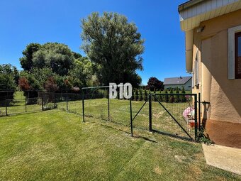 Rodinný dom s krásnym veľkým pozemkom ( stavebným) - Nové Sa - 9