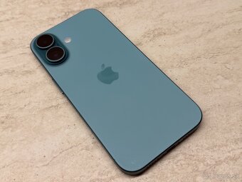 iPhone 16 128GB zelená, batéria: 97% - 9