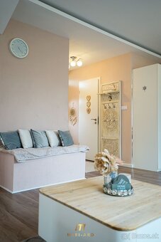 PREDAJ: Moderný, zariadený, 3i poschodový rodinný dom, Rajka - 9