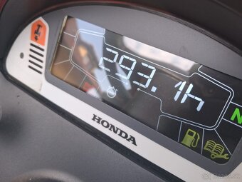 Zahradní traktor Honda HF 2622 - 9