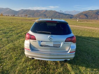 Opel Astra J Sport Tourer 2.0 BiTurbo - 9