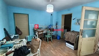 Starý dom na pozemku 2034m2, Sasinkovo, Hlohovec - 9