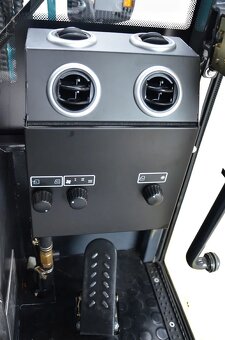 Kolesový nakladač 3639 - 9