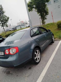 Predám Vymením VW Jetta 1.6 MPI - 9