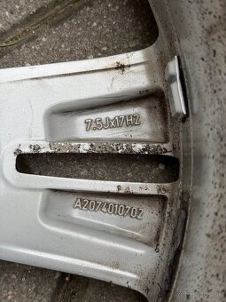 Predám pneu DUNLOP - 9