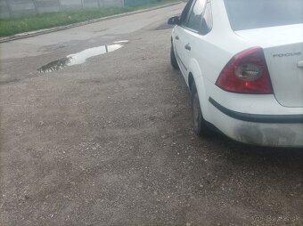 Predám Ford Focus mk2 sedan - 9