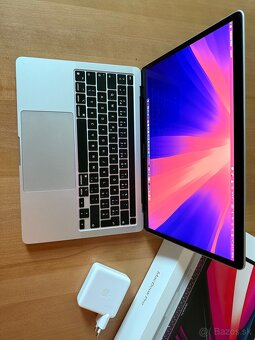 MacBook Pro 13" M2 8GB RAM, 256GB SSD - 9