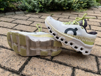 ON RUN CLOUDMONSTER 2 - 9
