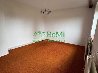 Predaj rodinného domu Urmince 109-12-ROCH - 9