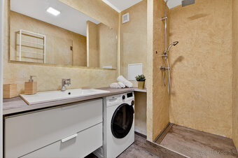 Útulný 4-izbový byt po kompletnej rekonštrukcii - 9