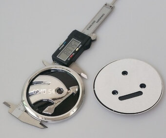 Logo, znak na kapotu / kufor - 9