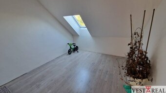 Na predaj 5 izbový rodinný dom Jelka - 9
