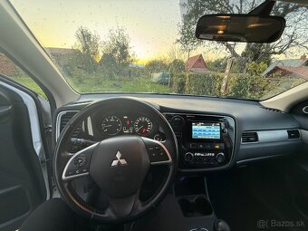 Mitsubishi Outlander - 9