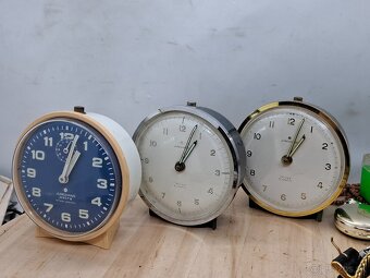 Predám funkčné budíky JUNGHANS Trivox 22€ kus s predzvánaním - 9
