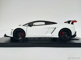 1:18 - Lamborghini Gallardo LP570 (2011) - AUTOart - 1:18 - 9