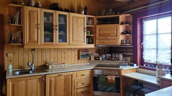 Pôvodná drevenica s výhľadom na Tatry - 9