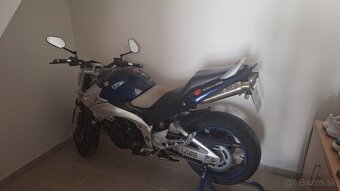Suzuki GSR 600 - 9