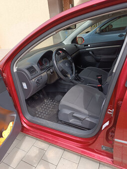 Volkswagen Golf 1.6 MPI benzín - 9