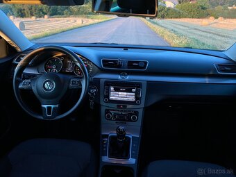 Volkswagen Passat B7 Sedan - 9