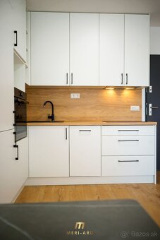 Moderne zariadený 1,5-izbový byt s balkónom a parkovaním - 9