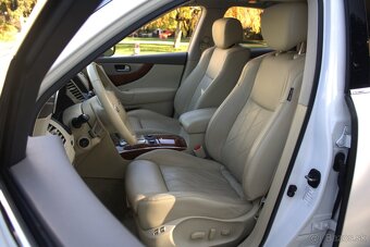 Infiniti QX70 3.0D Premium 175kw AT7 TOP stav - 9