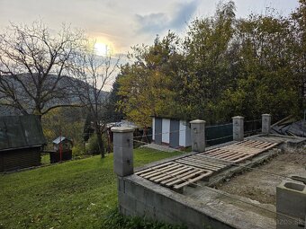 Rekreačný pozemok s chatkou - 9