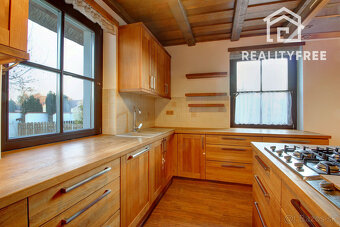 Vidiecka romantická vila na 840 m², 25 min. od Petržalky - 9