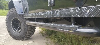 Land Rover Defender - 9