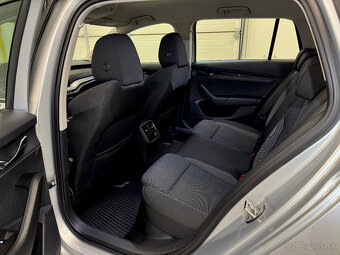 Škoda octavia IV combi 2,0 TDI 85kW rv.3/2023 čr. 1 majitel - 9